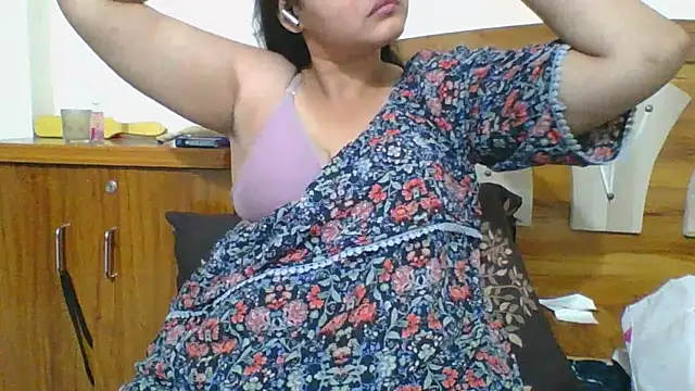 Snapshot of Riya_Stream01 chatting on April 7, 2026, 5:15 pm Riya Stream01 online show from April 7, 2026, 5:15 pm