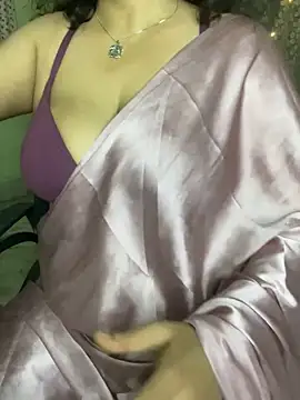 Snapshot of hot_menka chatting on October 31, 2025, 4:36 pm hot menka online show from October 31, 2025, 4:36 pm