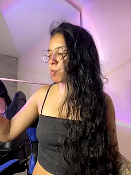 Rosita forever  online show from November 27, 2025, 5:35 pm