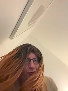 Valerie-4-U online show from January 5, 2025, 3:02 pm