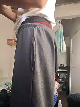 Snapshot of gatoalex89 chatting on November 18, 2025, 11:57 am gatoalex89 online show from November 18, 2025, 11:57 am