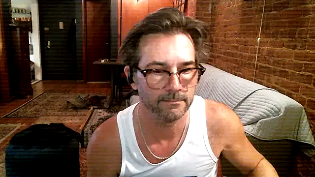 Snapshot of Johnny_Bottoms chatting on April 29, 2026, 9:54 pm Johnny Bottoms online show from April 29, 2026, 9:54 pm