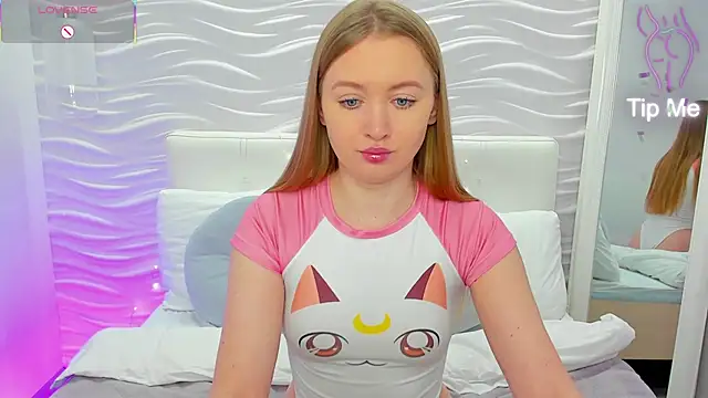 ChloeSug online show from November 25, 2025, 1:11 pm