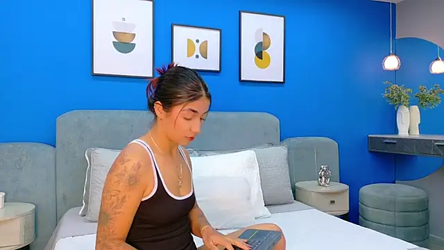 martina roldam online show from January 7, 2026, 8:47 pm