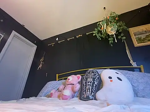 Spacetrvin online show from January 5, 2025, 2:06 am