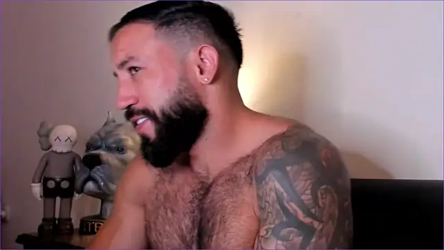 Snapshot of BradLeon_ chatting on December 5, 2025, 10:58 am BradLeon online show from December 5, 2025, 10:58 am