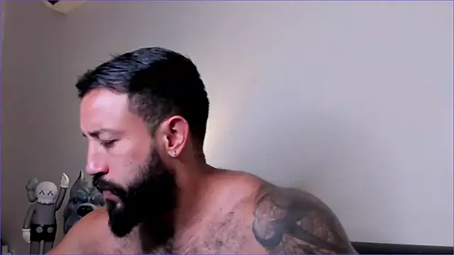 Snapshot of BradLeon_ chatting on December 15, 2025, 8:20 am BradLeon online show from December 15, 2025, 8:20 am