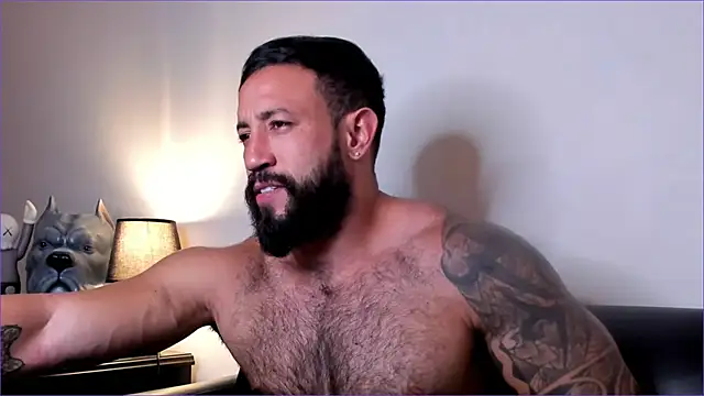 Snapshot of BradLeon_ chatting on December 13, 2025, 8:37 pm BradLeon online show from December 13, 2025, 8:37 pm