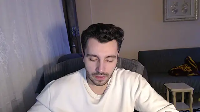 handsomeee04 online show from November 29, 2025, 10:32 pm