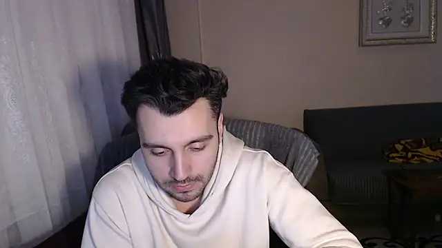 handsomeee04 online show from November 14, 2025, 10:35 pm