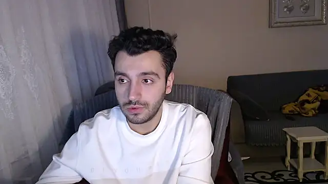 handsomeee04 online show from November 30, 2025, 10:54 pm