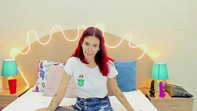 Snapshot of Nicole_Angels_ chatting on March 22, 2025, 2:47 pm Nicole Angels online show from March 22, 2025, 2:47 pm