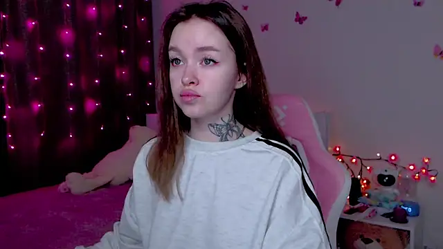 Snapshot of Naughty_Mable chatting on October 28, 2025, 12:44 am Naughty Mable online show from October 28, 2025, 12:44 am