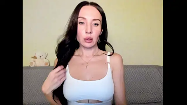 Snapshot of One_of_the_girls chatting on February 8, 2025, 7:27 pm One of the girls online show from February 8, 2025, 7:27 pm