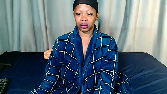 EROTIC BARBIE28 online show from March 10, 2026, 4:00 pm