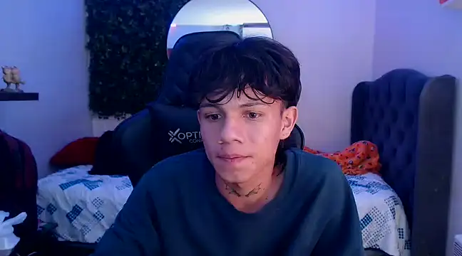 Snapshot of andy_dan18 chatting on March 5, 2025, 1:52 am andy dan18 online show from March 5, 2025, 1:52 am