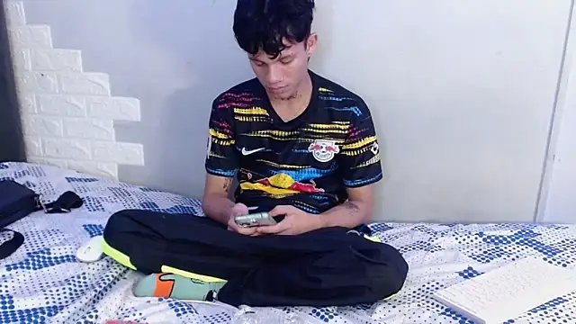 Snapshot of andy_dan18 chatting on September 16, 2025, 6:09 pm andy dan18 online show from September 16, 2025, 6:09 pm