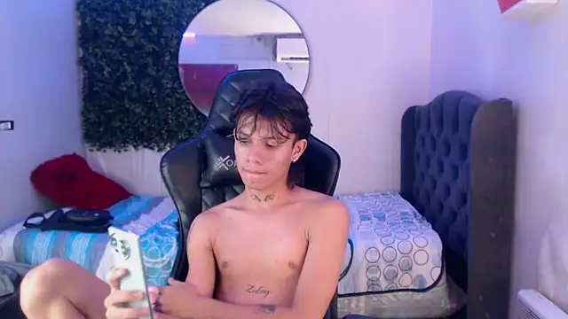 Snapshot of andy_dan18 chatting on March 19, 2025, 4:55 pm andy dan18 online show from March 19, 2025, 4:55 pm