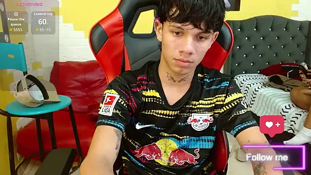 Snapshot of andy_dan18 chatting on October 26, 2025, 2:50 pm andy dan18 online show from October 26, 2025, 2:50 pm