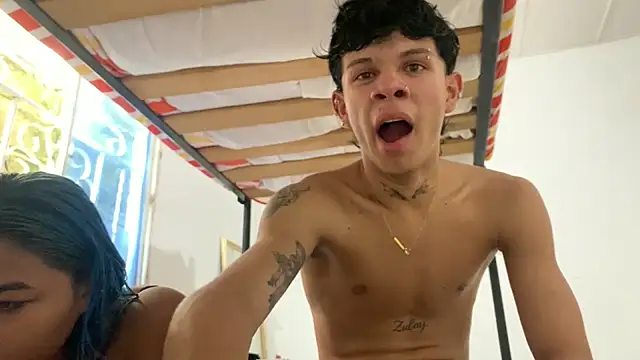 Snapshot of andy_dan18 chatting on October 17, 2025, 4:53 pm andy dan18 online show from October 17, 2025, 4:53 pm