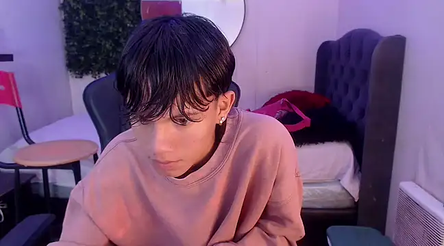 Snapshot of andy_dan18 chatting on February 25, 2025, 12:38 pm andy dan18 online show from February 25, 2025, 12:38 pm