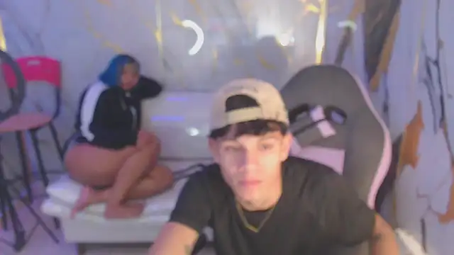 Snapshot of andy_dan18 chatting on October 20, 2025, 2:39 pm andy dan18 online show from October 20, 2025, 2:39 pm