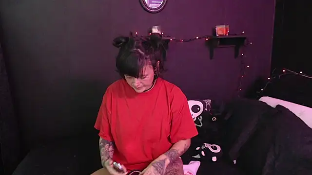 Snapshot of rousstattoo chatting on November 14, 2025, 8:01 pm rousstattoo online show from November 14, 2025, 8:01 pm