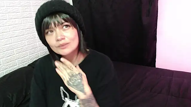 Snapshot of rousstattoo chatting on December 29, 2024, 1:34 am rousstattoo online show from December 29, 2024, 1:34 am