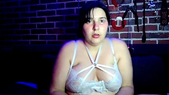 Snapshot of Heleneecesmecs2 chatting on November 2, 2025, 11:21 pm Heleneecesmecs2 online show from November 2, 2025, 11:21 pm