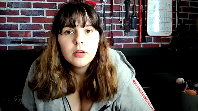 Snapshot of Heleneecesmecs2 chatting on September 29, 2025, 9:38 am Heleneecesmecs2 online show from September 29, 2025, 9:38 am