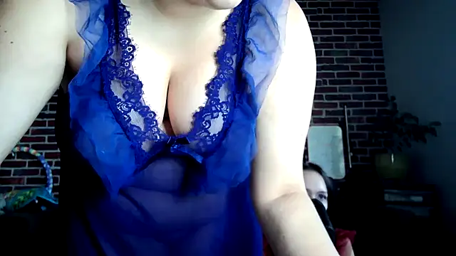 Snapshot of Heleneecesmecs2 chatting on September 21, 2025, 2:00 pm Heleneecesmecs2 online show from September 21, 2025, 2:00 pm