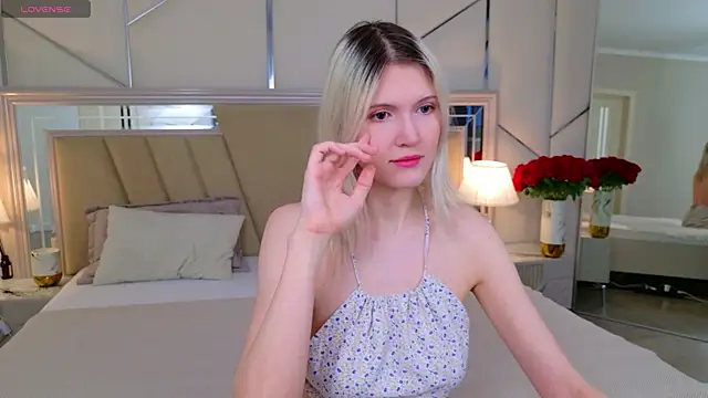 NellieLoyns online show from May 29, 2026, 5:08 pm