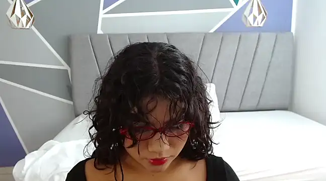 Snapshot of Paradise_bloom chatting on December 28, 2024, 6:18 pm Paradise bloom online show from December 28, 2024, 6:18 pm