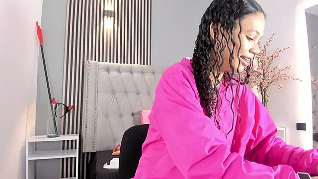 GysellHanson online show from November 21, 2025, 11:09 am