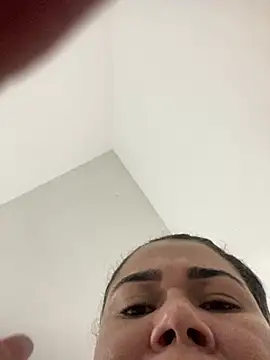 Casadadelicia26 online show from May 28, 2026, 2:41 am