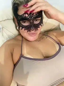 Snapshot of Casadadelicia26 chatting on February 15, 2026, 6:25 am Casadadelicia26 online show from February 15, 2026, 6:25 am