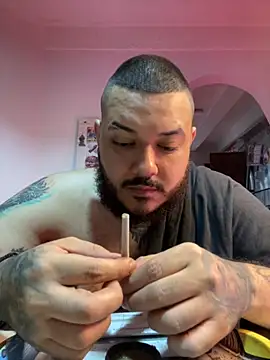 Snapshot of El_Titan1998 chatting on November 5, 2025, 8:45 pm El Titan1998 online show from November 5, 2025, 8:45 pm