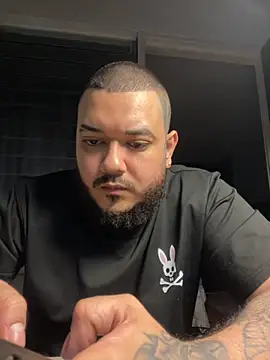 Snapshot of El_Titan1998 chatting on November 20, 2025, 11:25 pm El Titan1998 online show from November 20, 2025, 11:25 pm