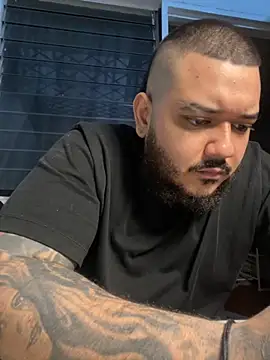 Snapshot of El_Titan1998 chatting on November 13, 2025, 10:57 pm El Titan1998 online show from November 13, 2025, 10:57 pm