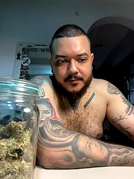 Snapshot of El_Titan1998 chatting on December 15, 2025, 12:11 pm El Titan1998 online show from December 15, 2025, 12:11 pm