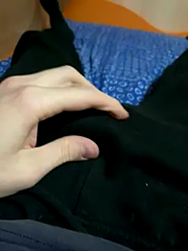 Snapshot of Dvddd chatting on November 26, 2025, 12:27 pm Dvddd online show from November 26, 2025, 12:27 pm