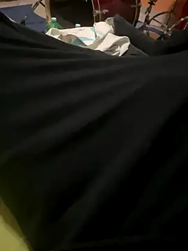 Snapshot of Dvddd chatting on November 11, 2025, 8:36 pm Dvddd online show from November 11, 2025, 8:36 pm