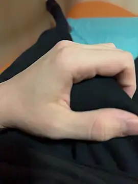 Snapshot of Dvddd chatting on November 19, 2025, 10:15 am Dvddd online show from November 19, 2025, 10:15 am