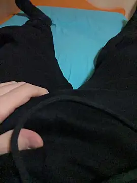 Snapshot of Dvddd chatting on January 19, 2026, 2:43 pm Dvddd online show from January 19, 2026, 2:43 pm