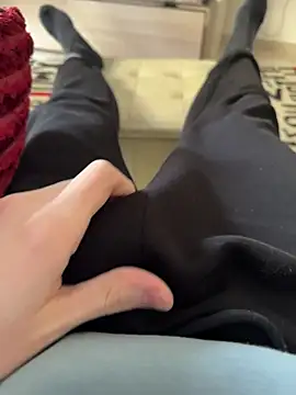 Snapshot of Dvddd chatting on April 2, 2026, 12:12 pm Dvddd online show from April 2, 2026, 12:12 pm