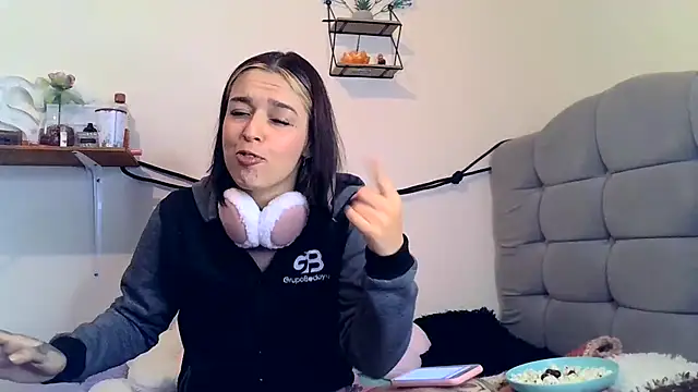 Snapshot of BlueStoneX chatting on January 11, 2026, 7:37 am BlueStoneX online show from January 11, 2026, 7:37 am