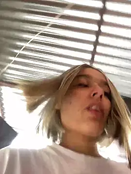 Snapshot of BlueStoneX chatting on February 22, 2026, 2:52 pm BlueStoneX online show from February 22, 2026, 2:52 pm