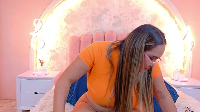 MiaLaurents online show from March 26, 2026, 3:16 am