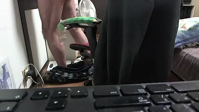 Snapshot of 069kinchan chatting on December 15, 2025, 1:28 pm 069kinchan online show from December 15, 2025, 1:28 pm