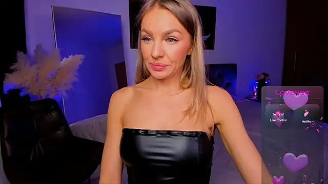 Snapshot of Oliva_Candy chatting on January 18, 2026, 9:40 pm Oliva Candy online show from January 18, 2026, 9:40 pm